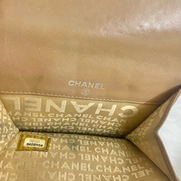 11.Chanel Beige Compact Wallet - Picture 7 of 10